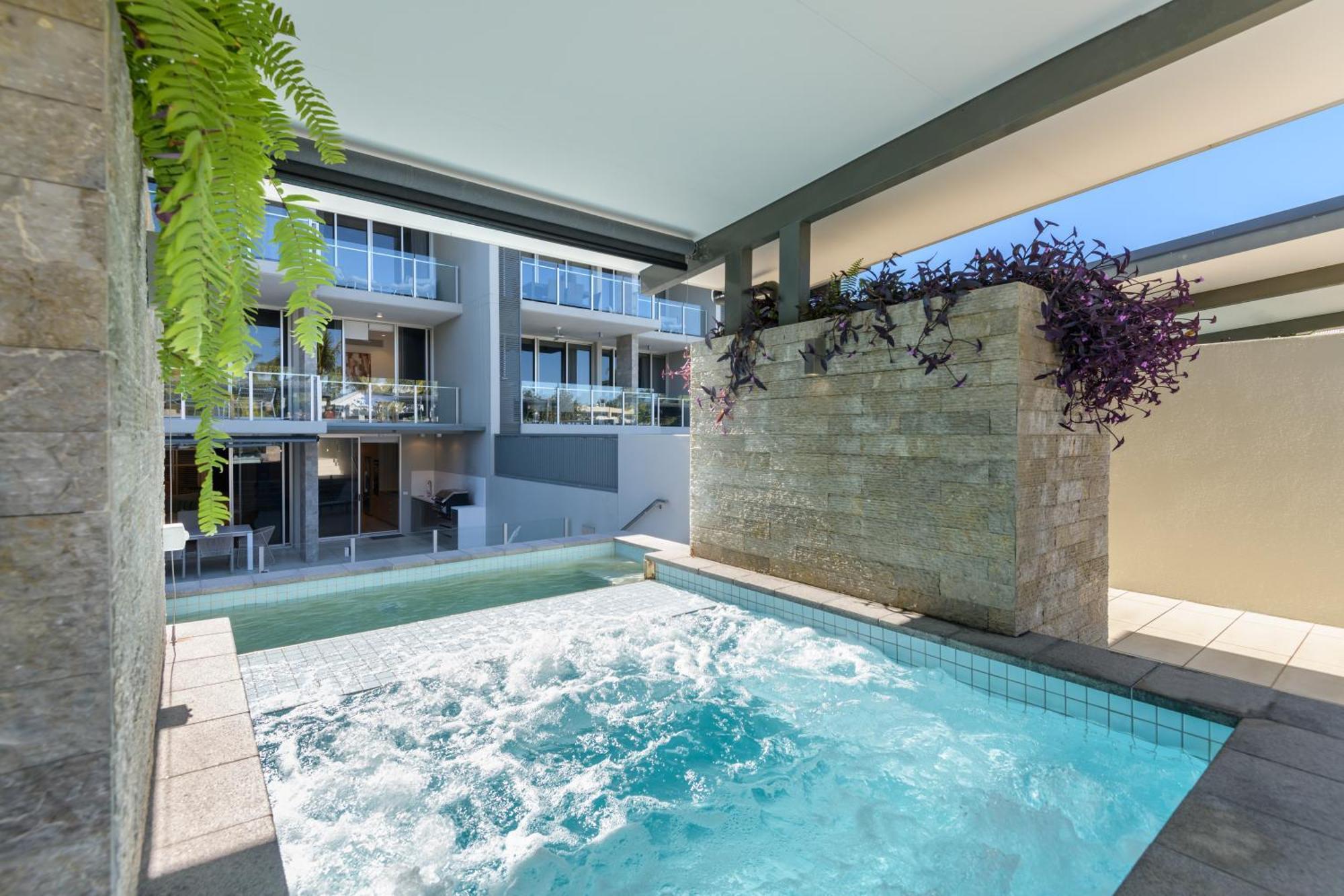 Coconut Grove Aparthotel Port Douglas Eksteriør bilde